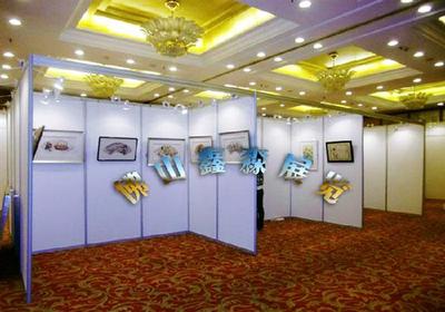 湖南八棱柱屏風展板 簡單安裝展示器材的價格、廠家與配套服務解析